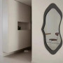 Зеркало декоративное неправильной формы на деревянном основании MM006 в интернет-магазине «Зеркала с подсветкой в Санкт-Петербурге» фото