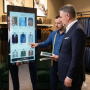 Умное зеркало для гардеробной, для примерочной (Smart Dressing Mirror) Смарт 001 в интернет-магазине «Зеркала с подсветкой в Санкт-Петербурге» фото